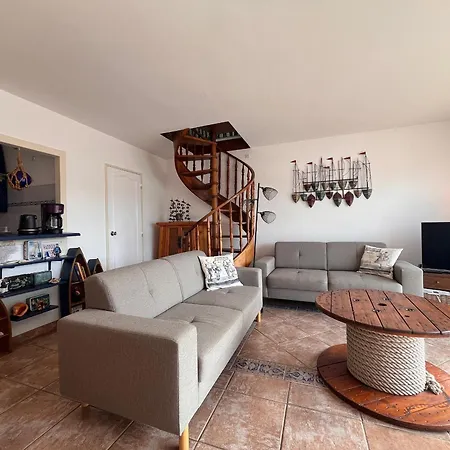 Coeur De : Lumineux Avec Balcon, Proche Et Commerces - Fr-1-239-1079 Apartment *